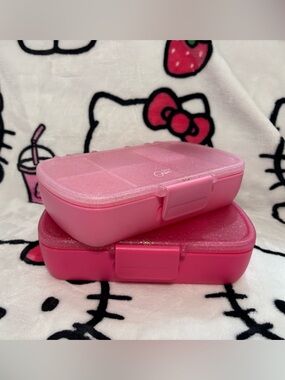 Paris Hilton glitter pink bento boxes